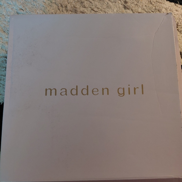 Madden Girl Shoe Box - Picture 1 of 6